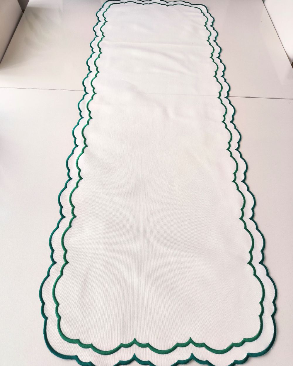 Kıvrımlı Kenar Ekru Runner
